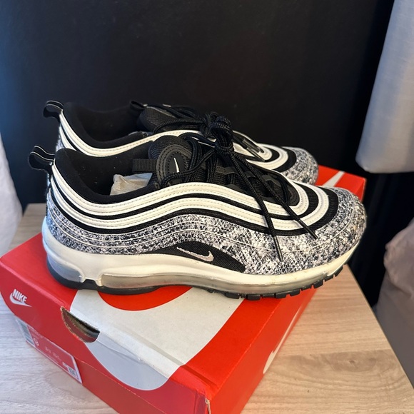 Nike Women’s Air Max 97 - Picture 2 of 7